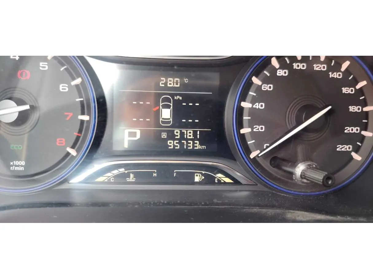 Car image 20