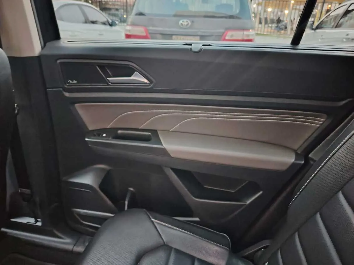 Car image 42