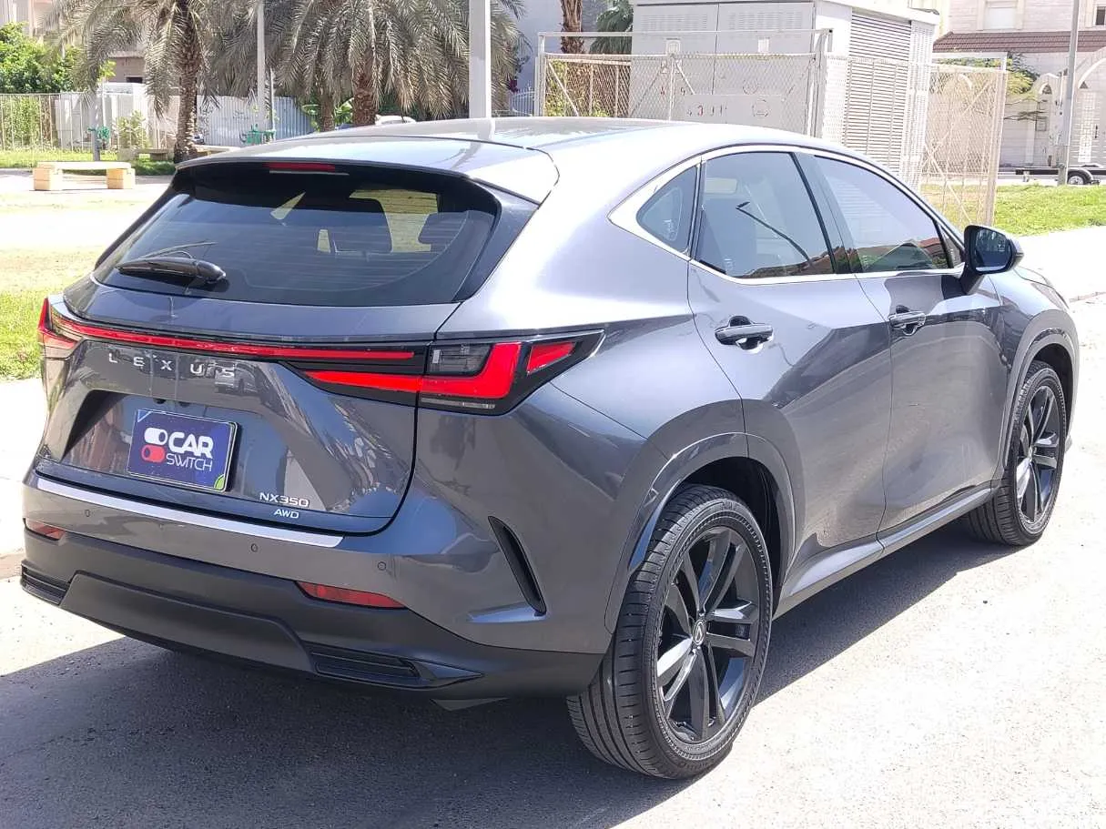 Car image 5