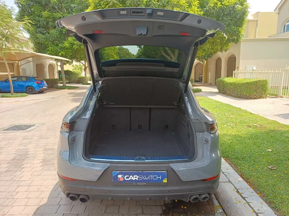 Car image 24