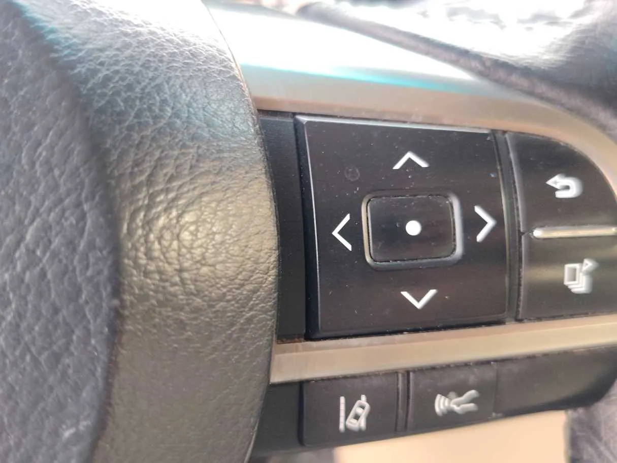 Car image 42