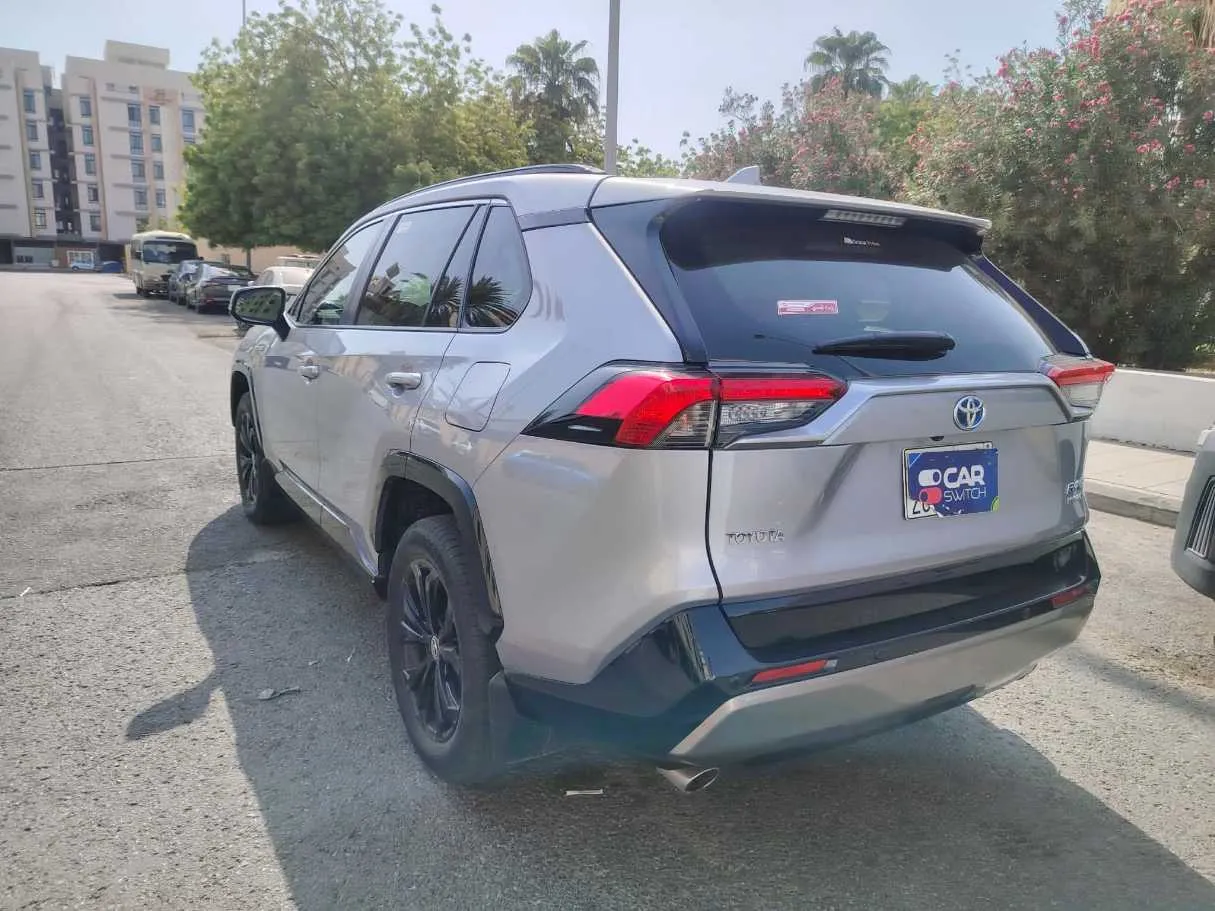Car image 7