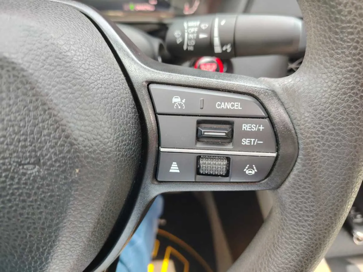 Car image 27