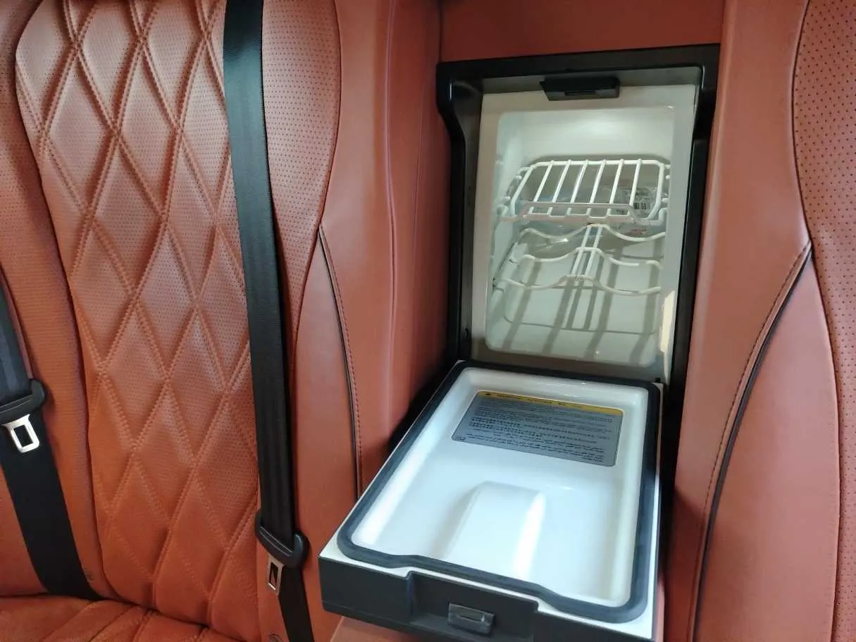 Car image 39