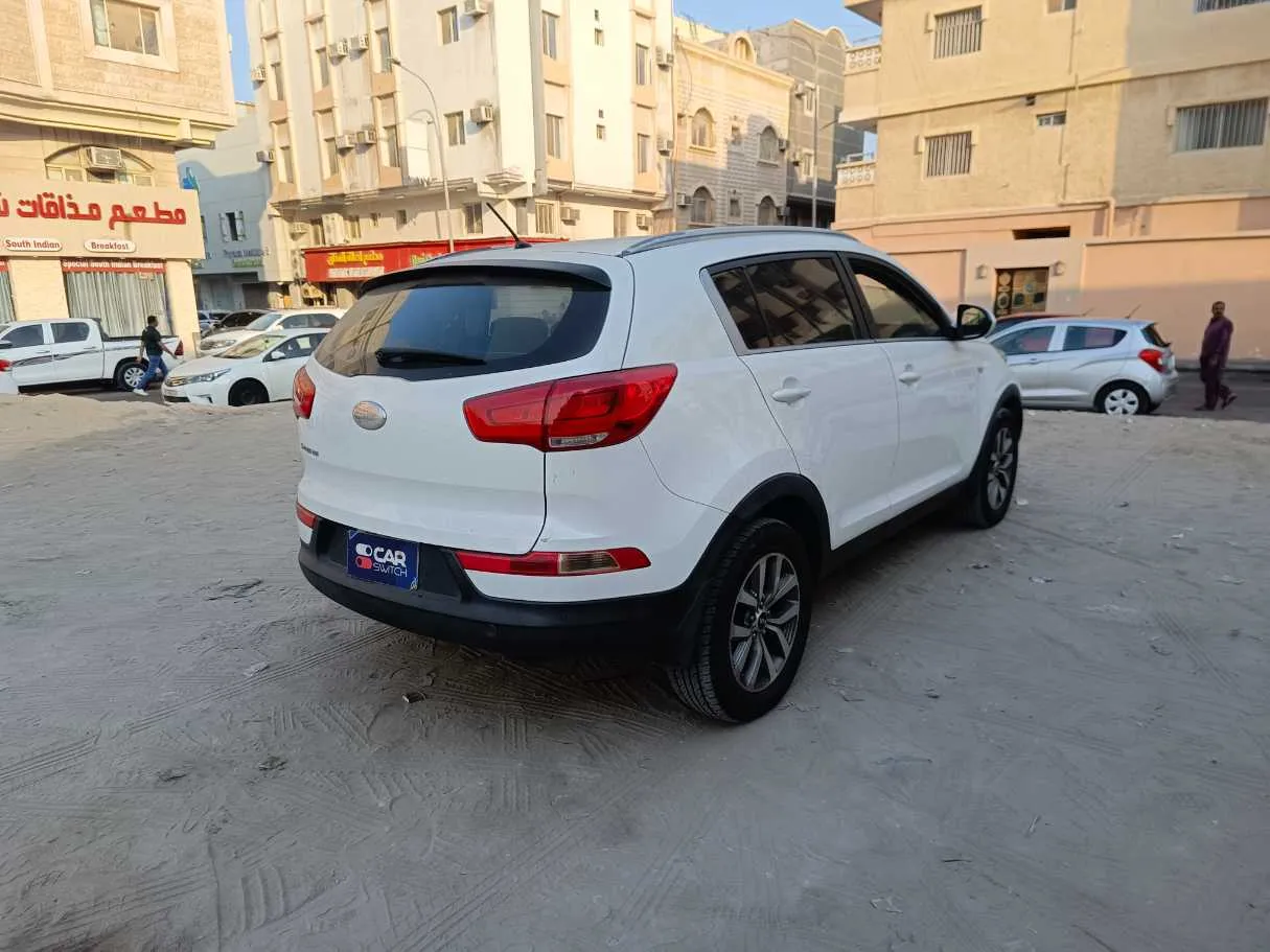 Car image 5