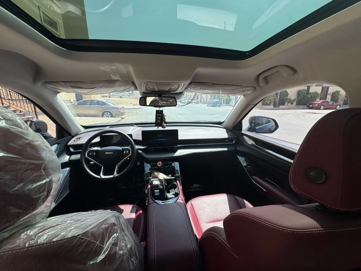 Car image 14