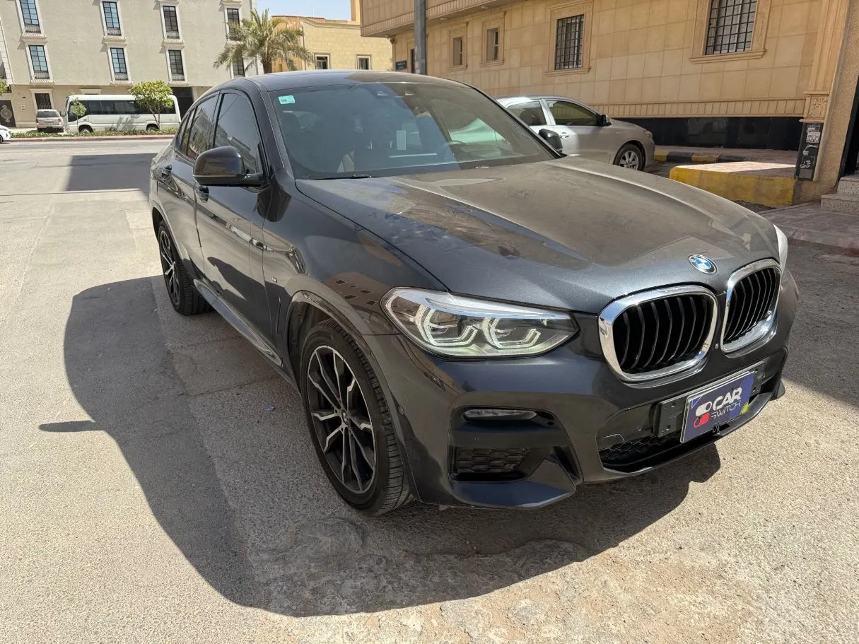 Car image 3