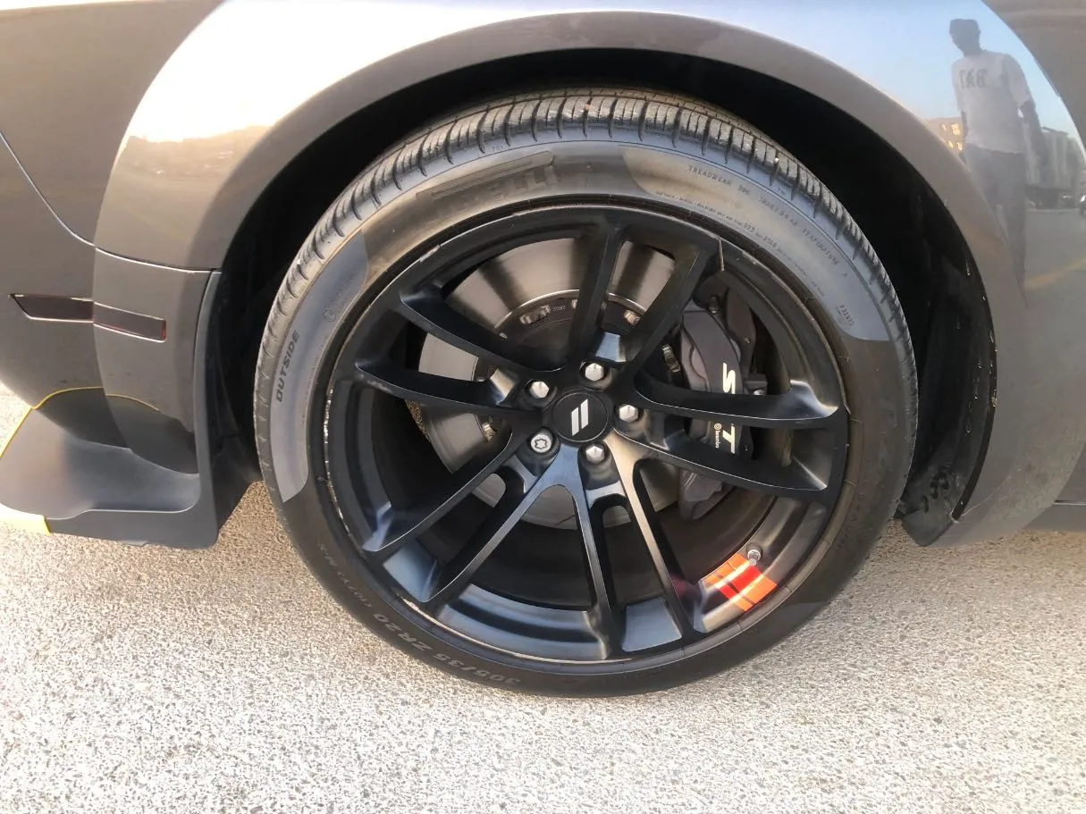 Car image 10
