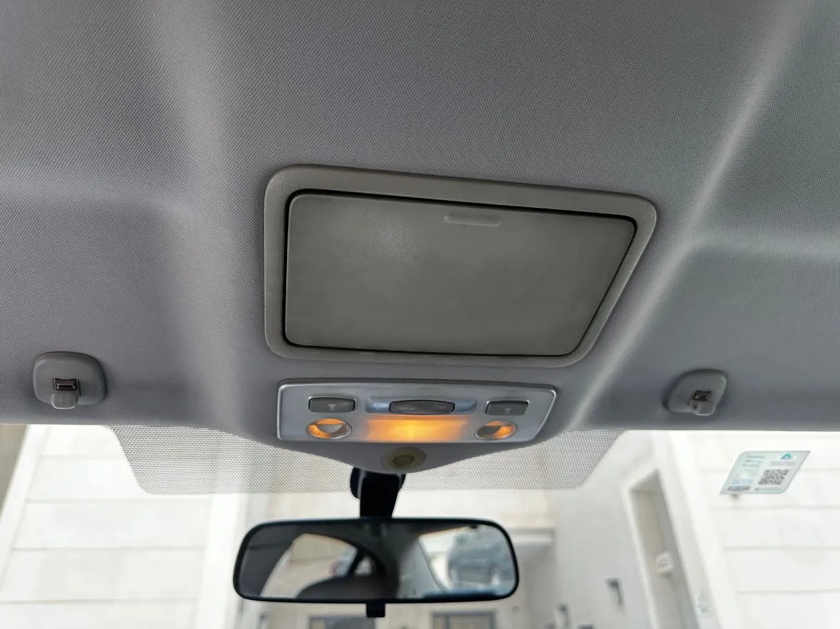 Car image 24