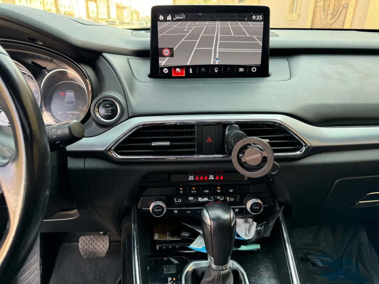 Car image 19