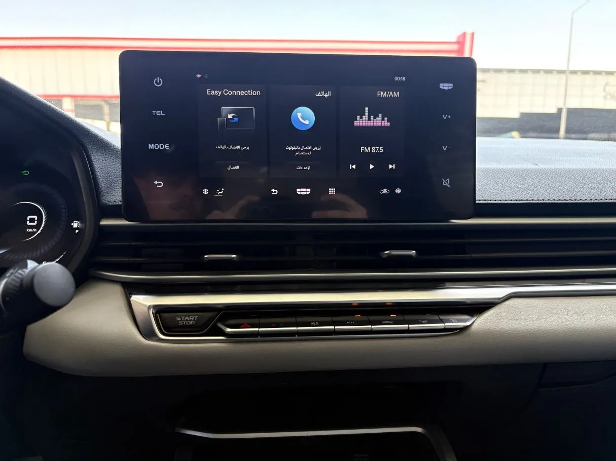 Car image 15