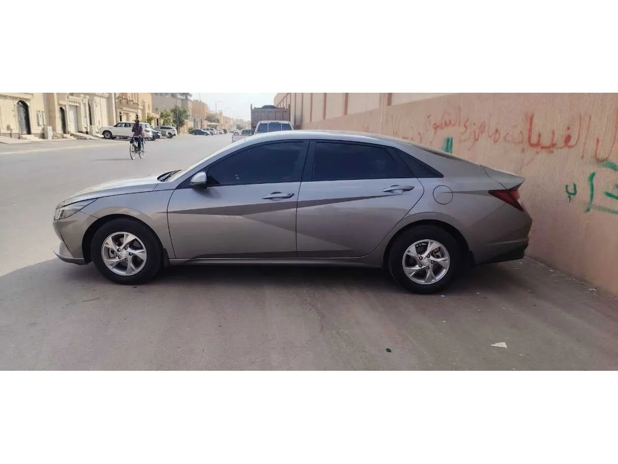 Car image 8