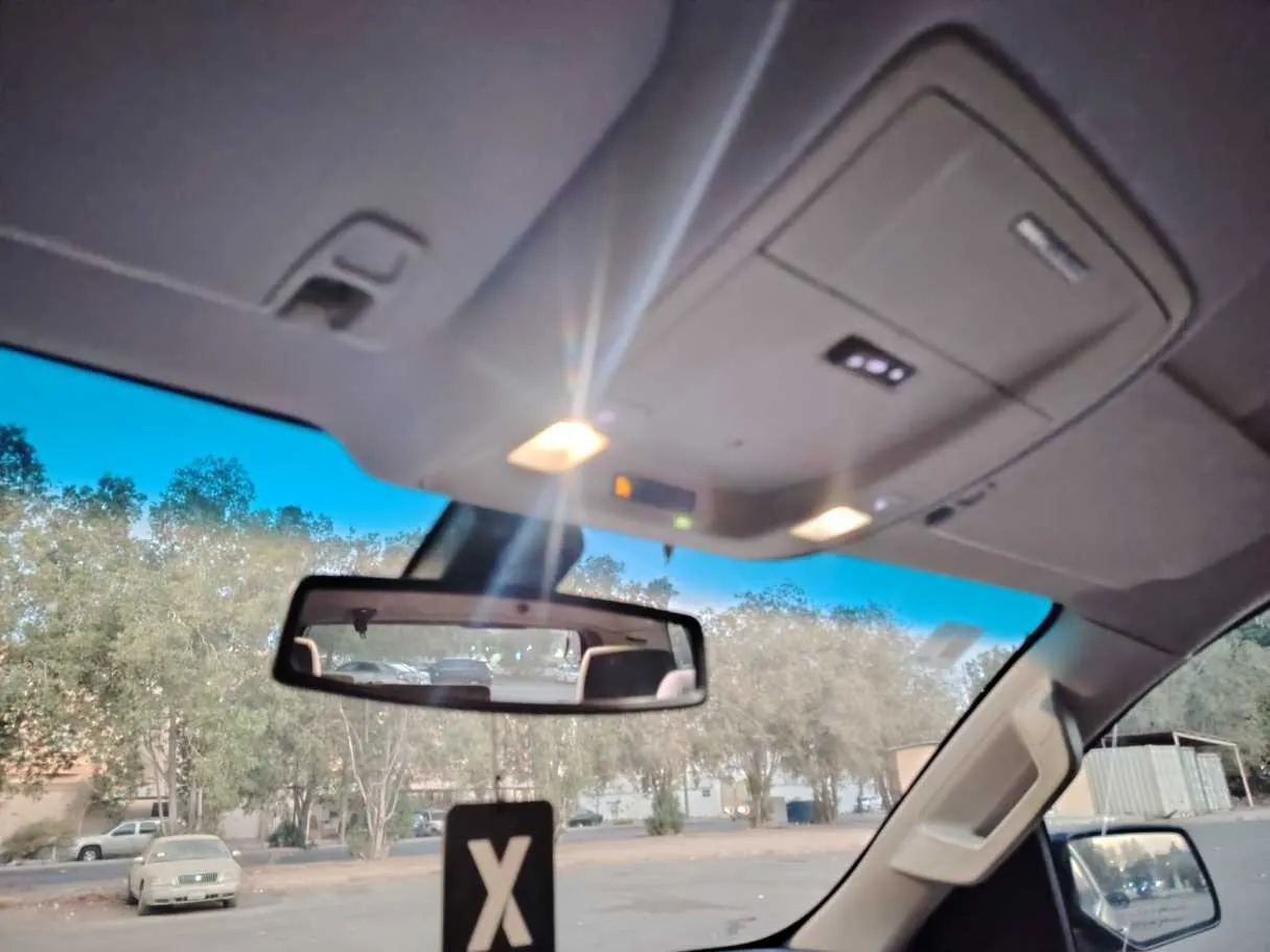 Car image 40
