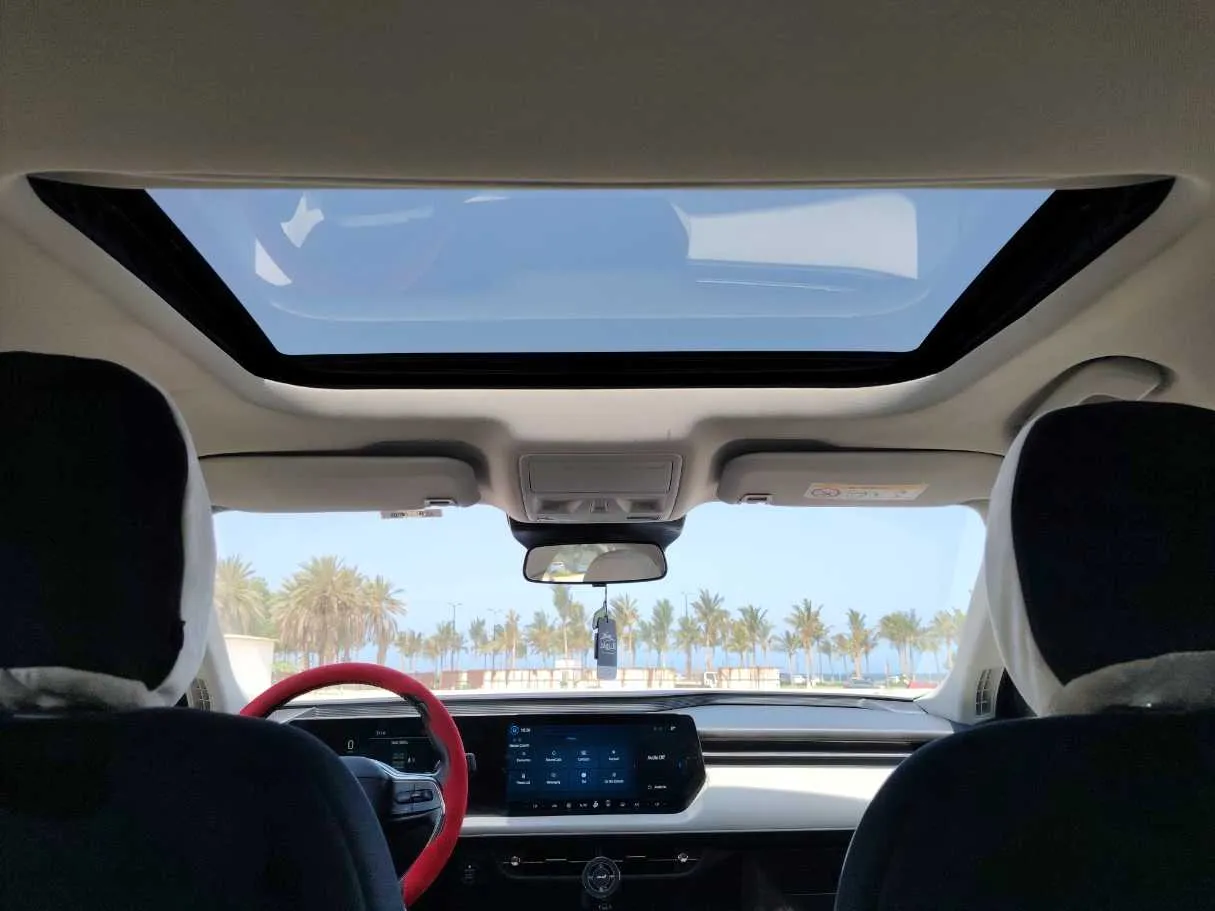 Car image 18