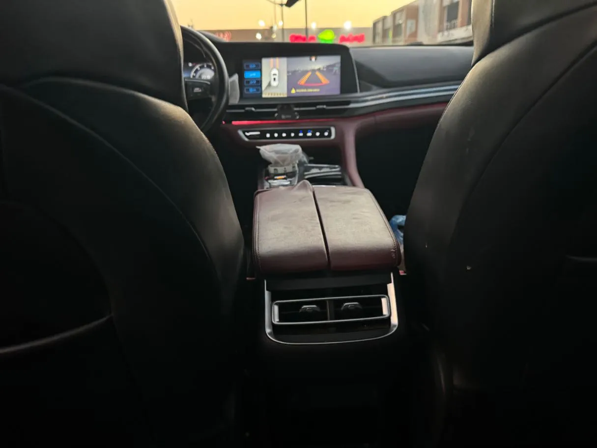 Car image 20