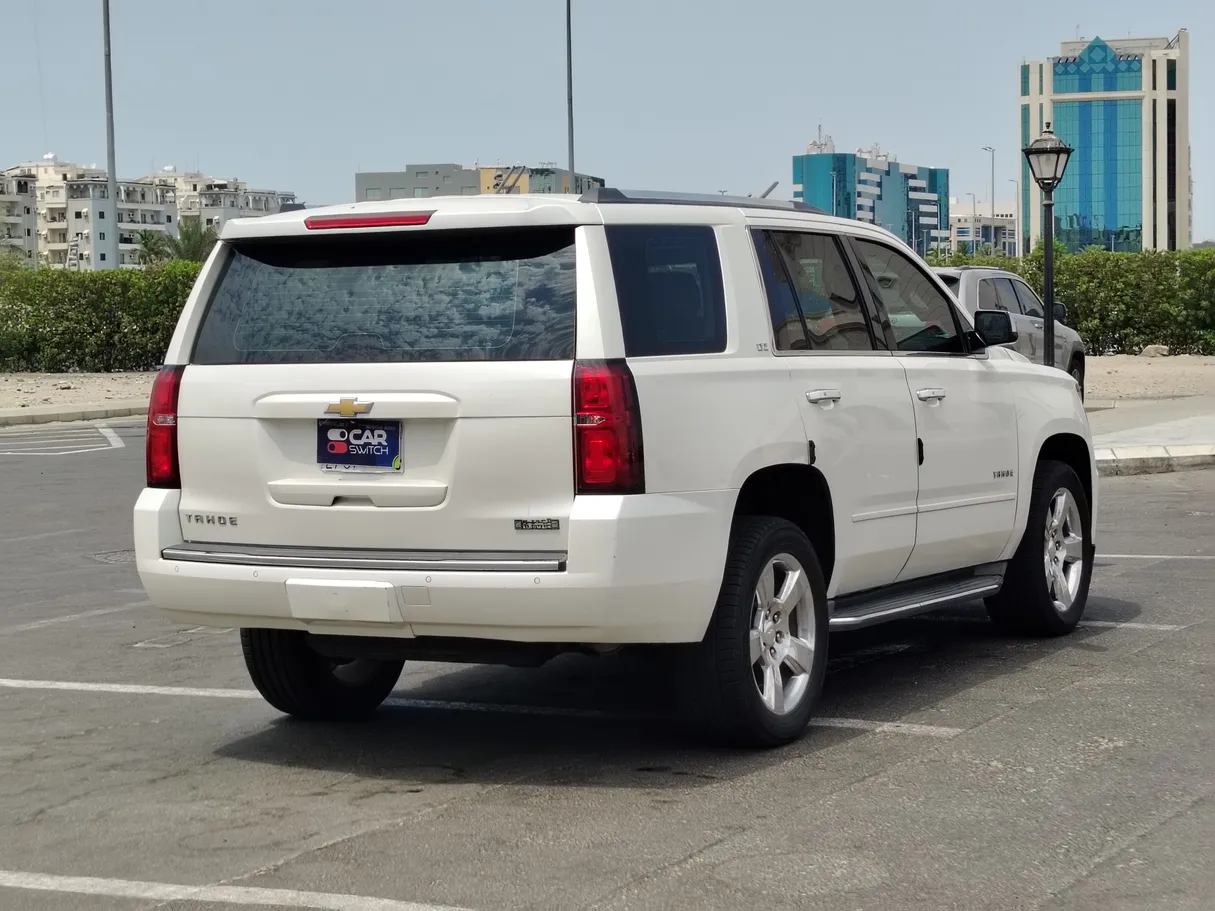 Car image 5