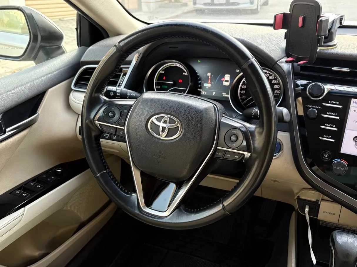 Car image 21
