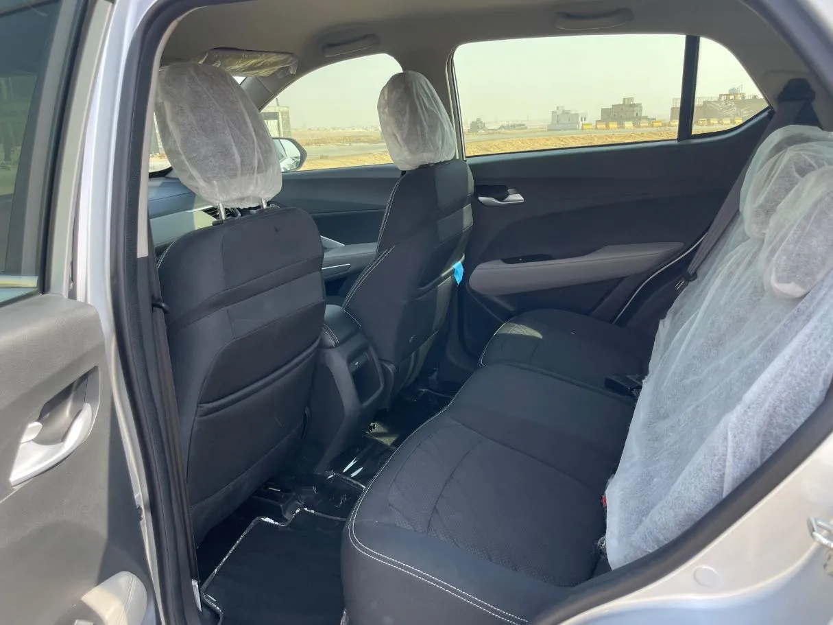 Car image 16