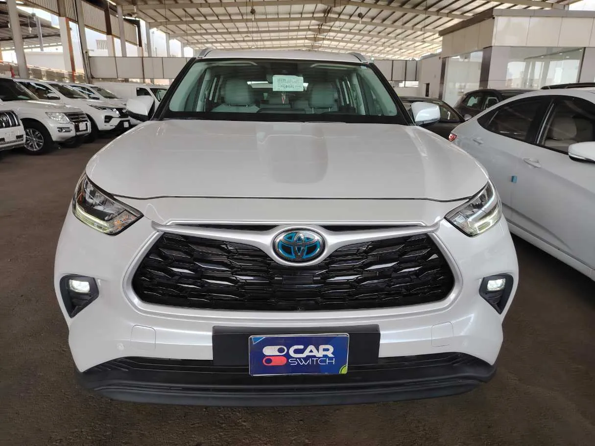Car image 2