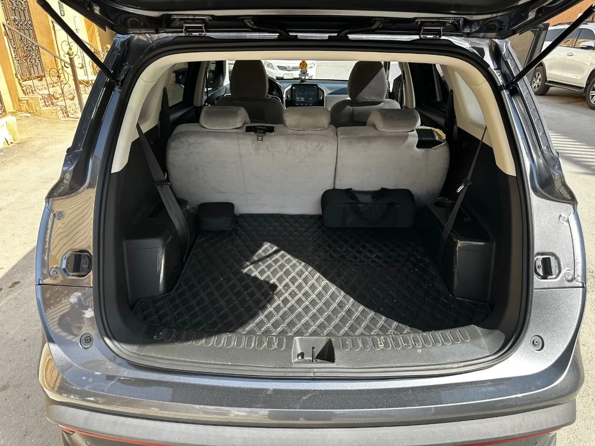 Car image 23