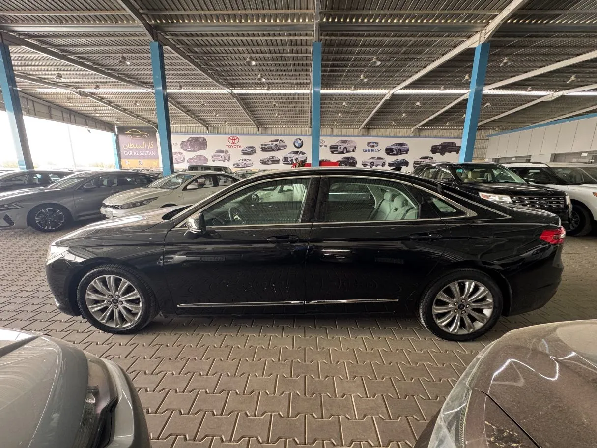 Car image 8