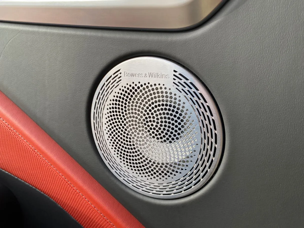 Car image 28