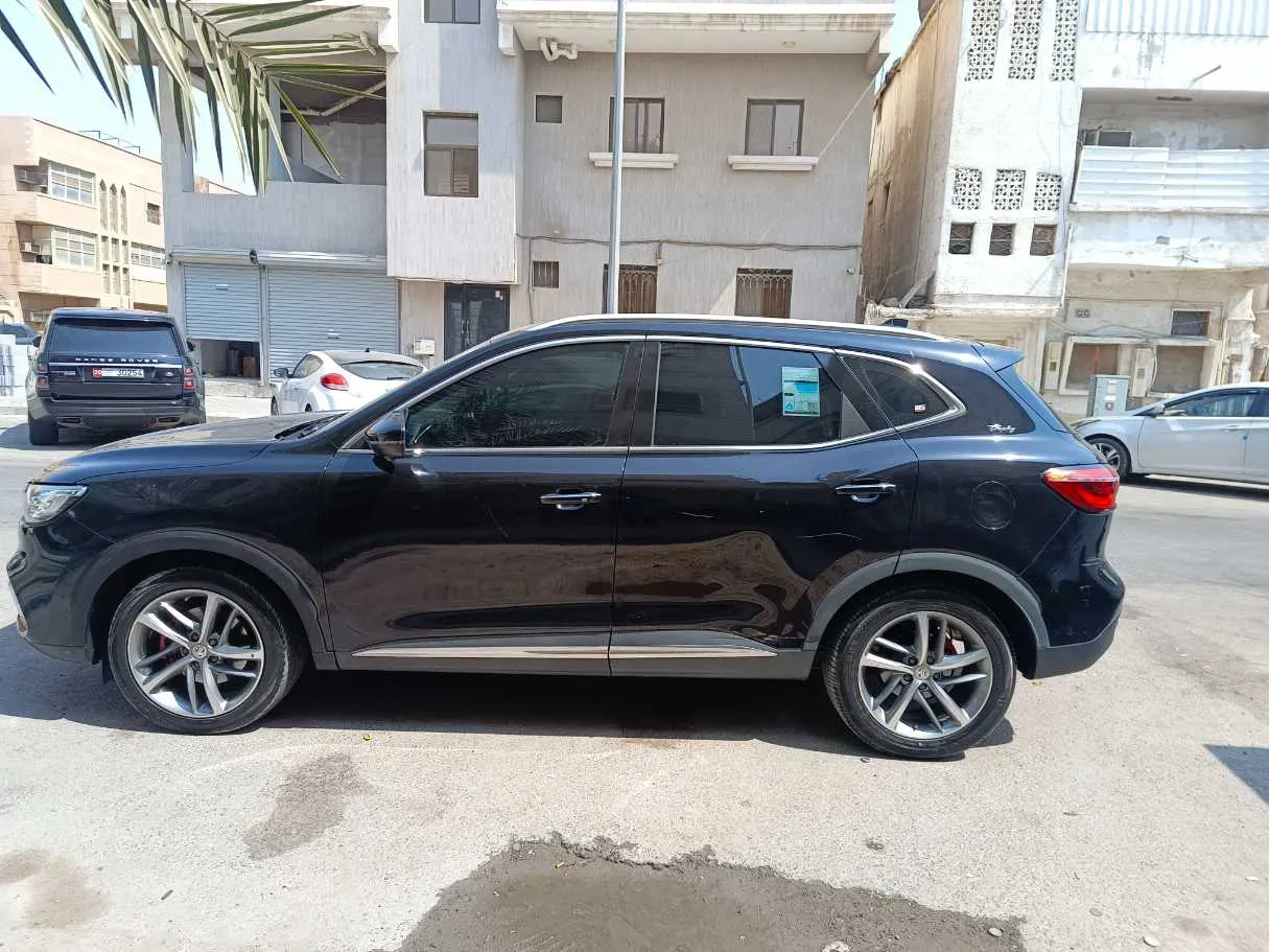 Car image 8