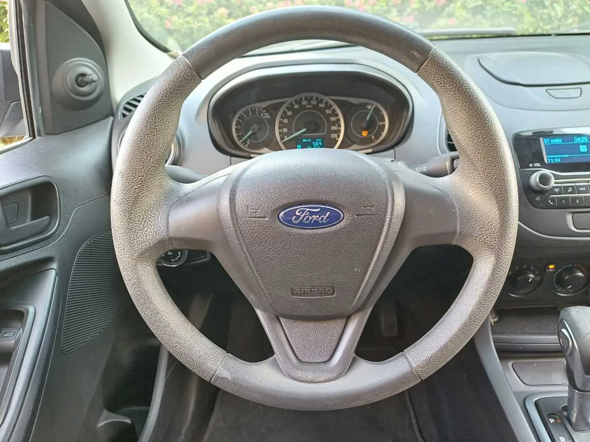 Car image 14