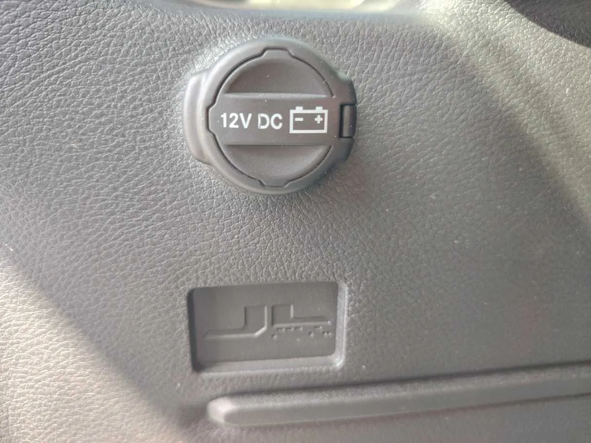 Car image 35