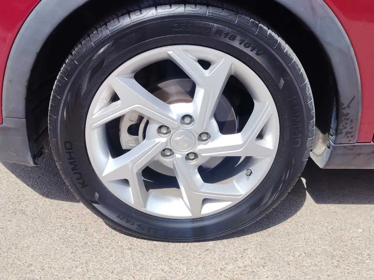 Car image 10