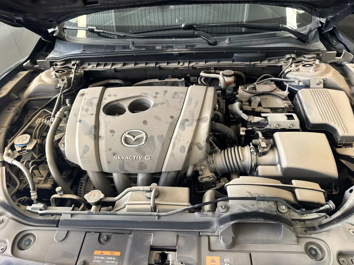 Car image 18