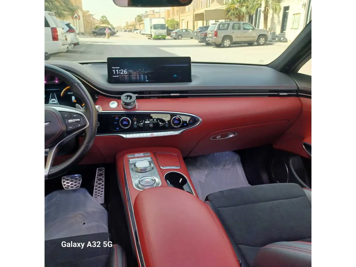 Car image 19