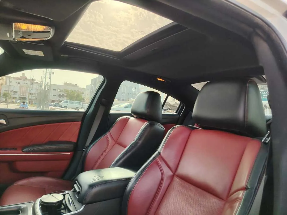 Car image 15