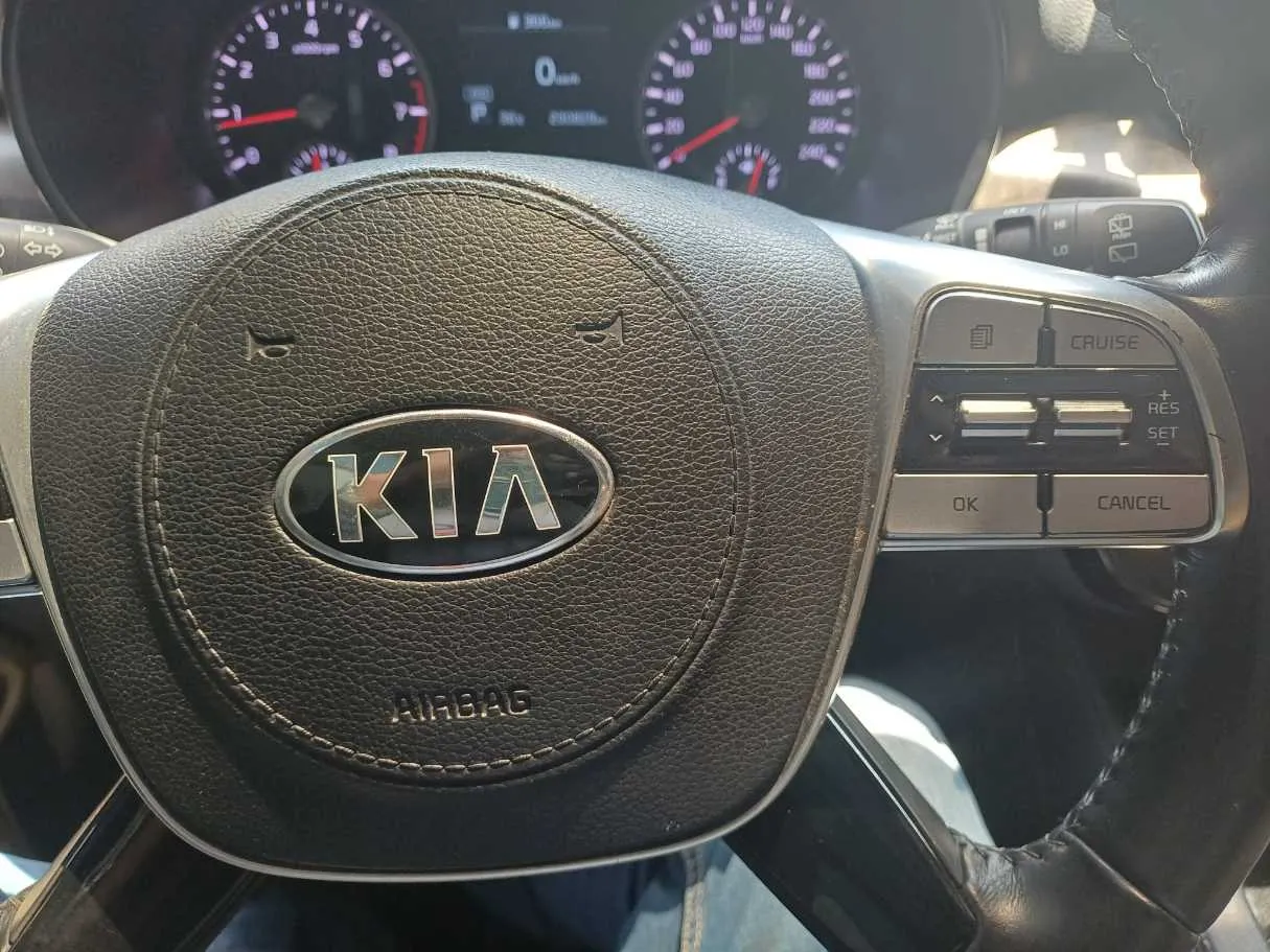 Car image 21
