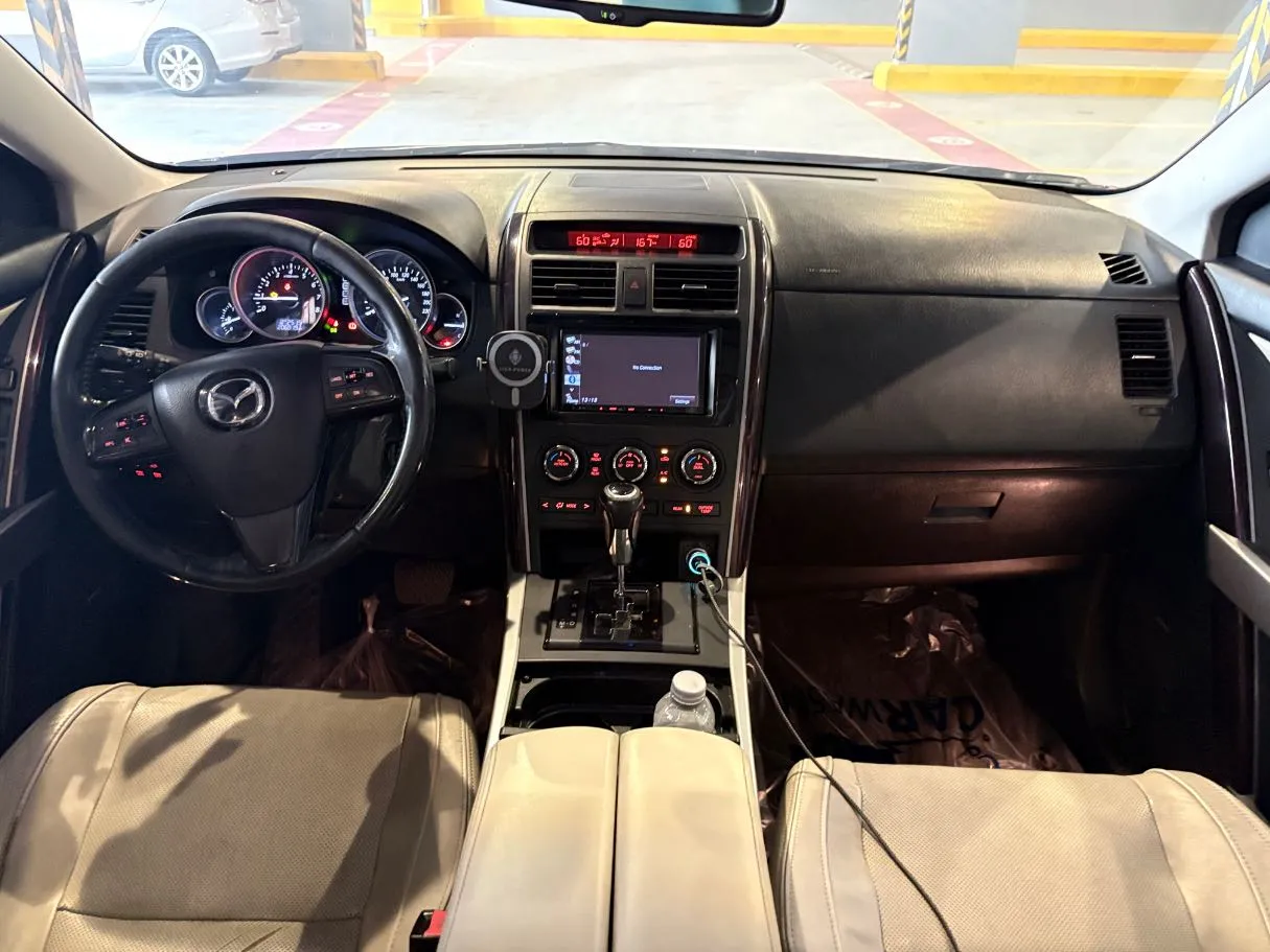 Car image 18