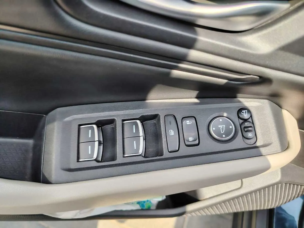 Car image 38