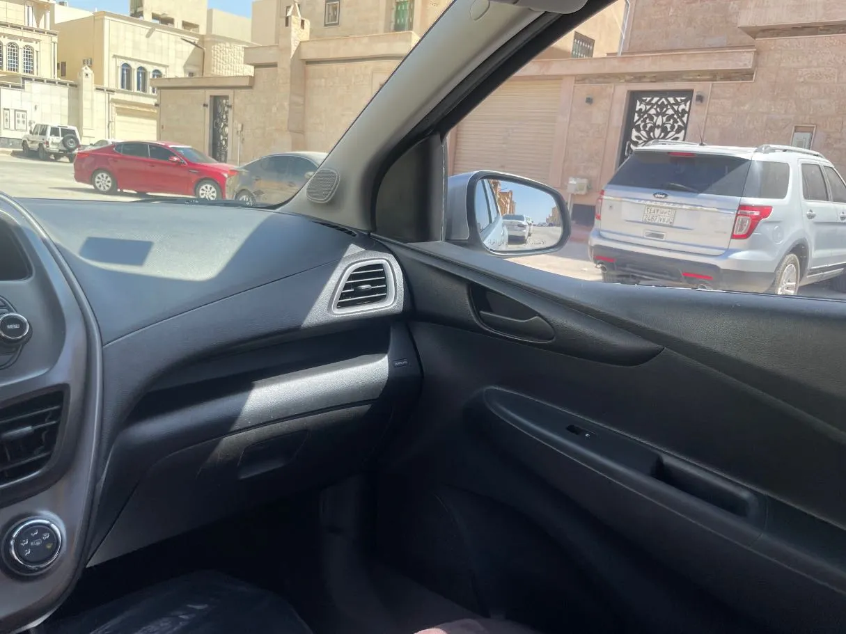Car image 17