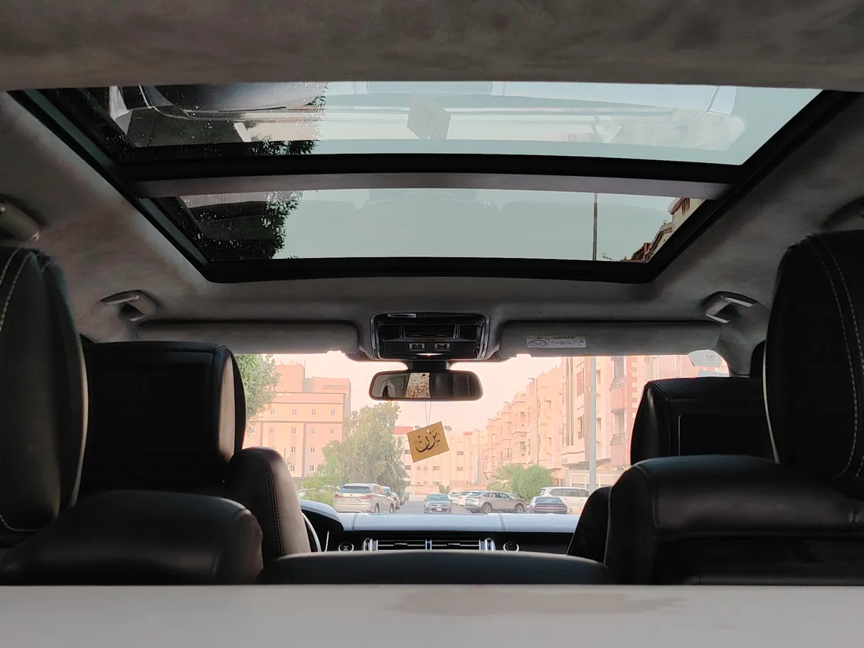 Car image 20
