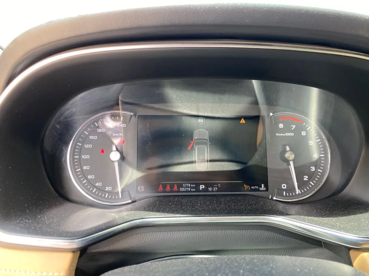 Car image 19
