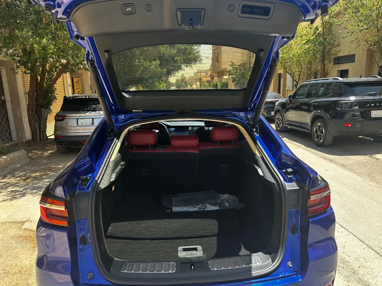 Car image 23