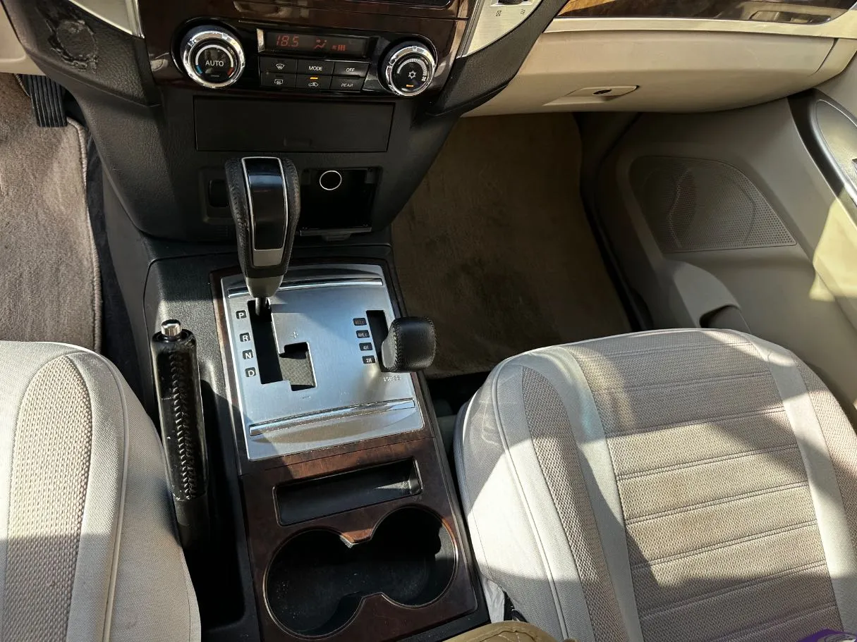 Car image 23