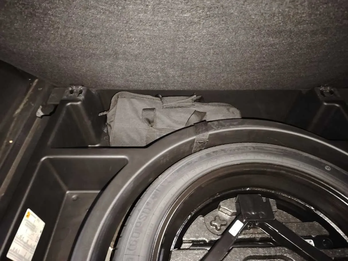Car image 48