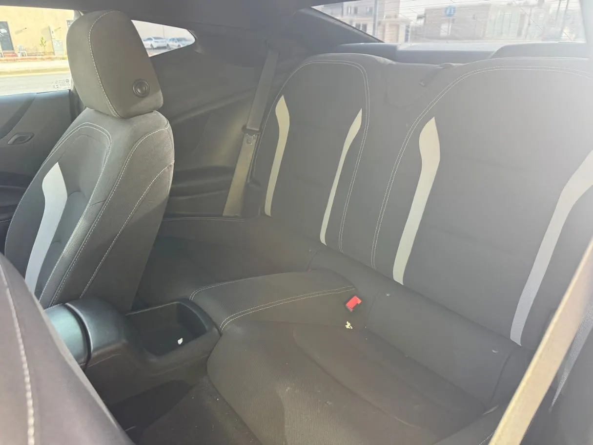 Car image 13