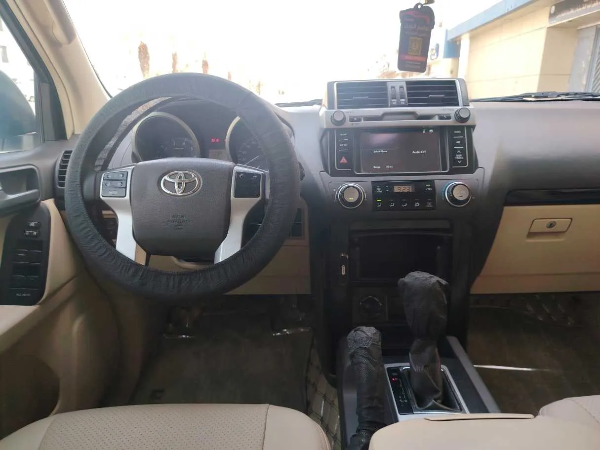 Car image 19