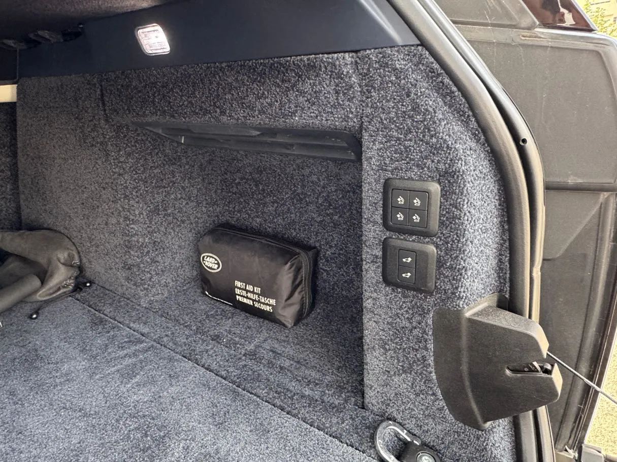 Car image 17
