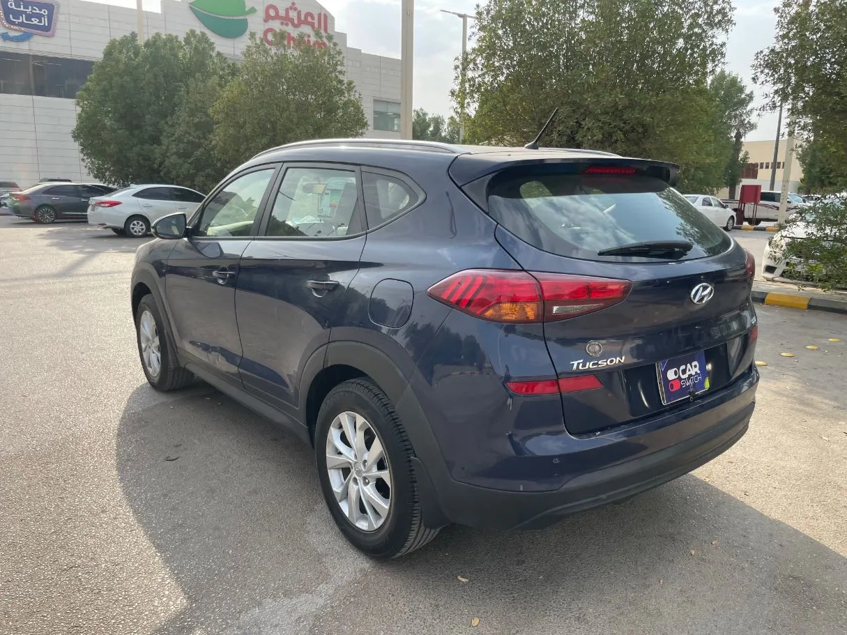Car image 7