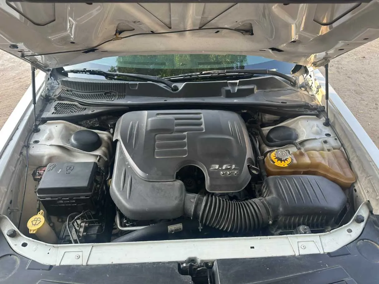 Car image 18