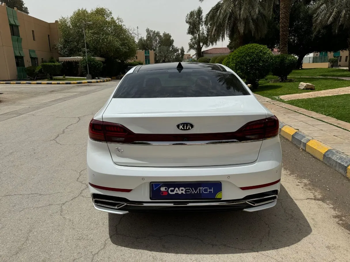 Car image 6