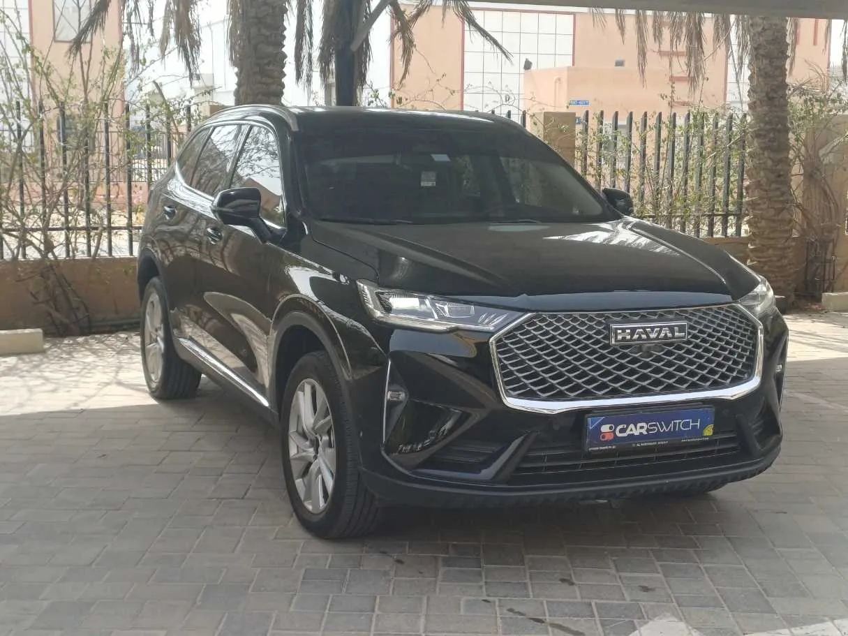 Car image 4
