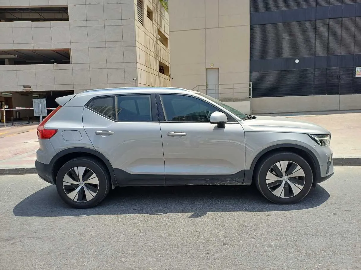 Car image 8